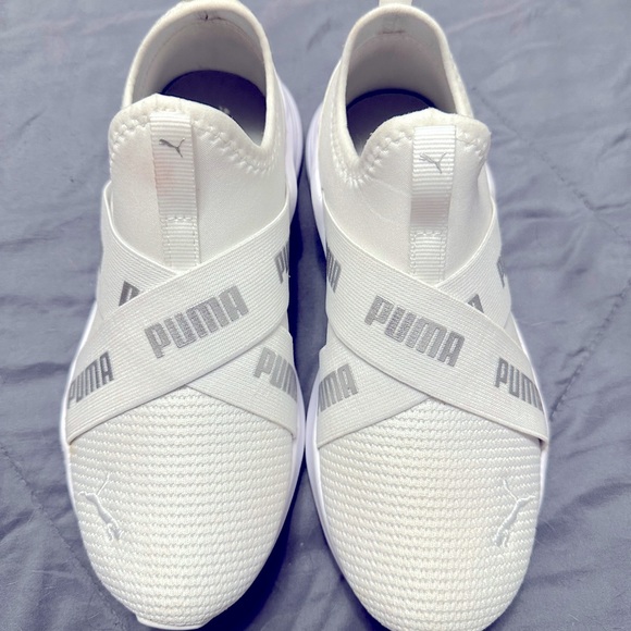 Pumas shoes sz 6.5 - Picture 2 of 3